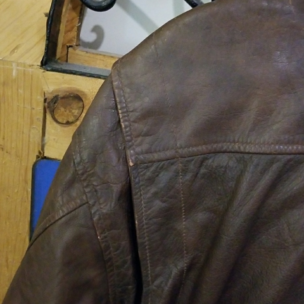 Leather jacket - Picture 3 of 8